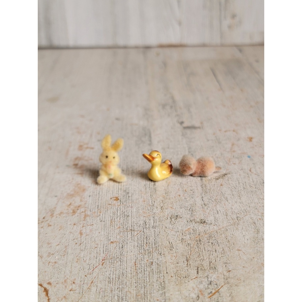 Miniature dollhouse rabbit beaver duck animal toy accessory set unique flocked